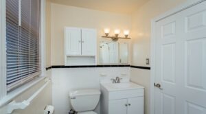bathroom at 2801 pennsylvania apartments in randle highlands washington dc