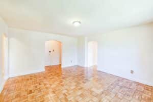 Large Living Room in Randle Circle Apartment