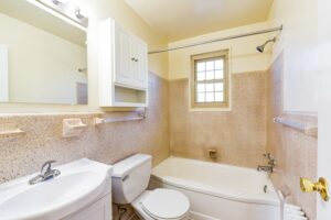 Richman-Apartments-Affordable-SE-DC-Bathroom-3