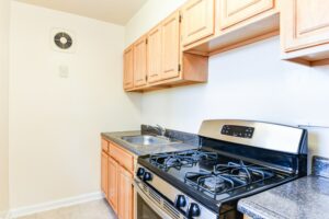 Richman-Apartments-Affordable-SE-DC-Kitchen