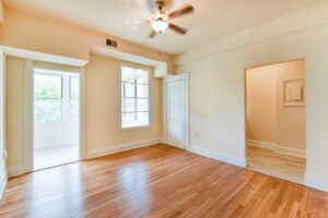 Twin-Oaks-Apartments-Columbia-Heights-NW-DC-Apartments-Livingroom (3)