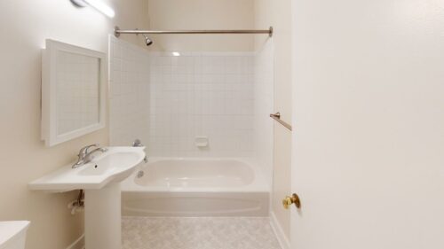 bathroom at ridgecrest village apartments in washington dc